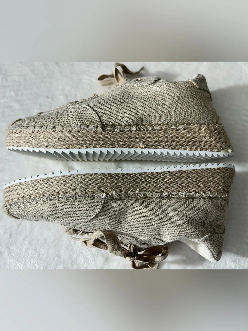 JLO Jennifer Lopez Lonlan Natural Beige Metallic Canvas LaceUp Sneakers Size 8.5 - Picture 10 of 14